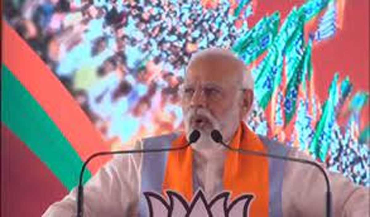 कांग्रेस ने कर्नाटक को आतंकवादियों के रहमो करम पर छोड़ दिया था : मोदी कांग्रेस ने कर्नाटक को आतंकवादियों के रहमो करम पर छोड़ दिया था : मोदी